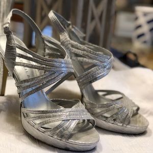 Adrianna Papell Glittered Silver platform shoe